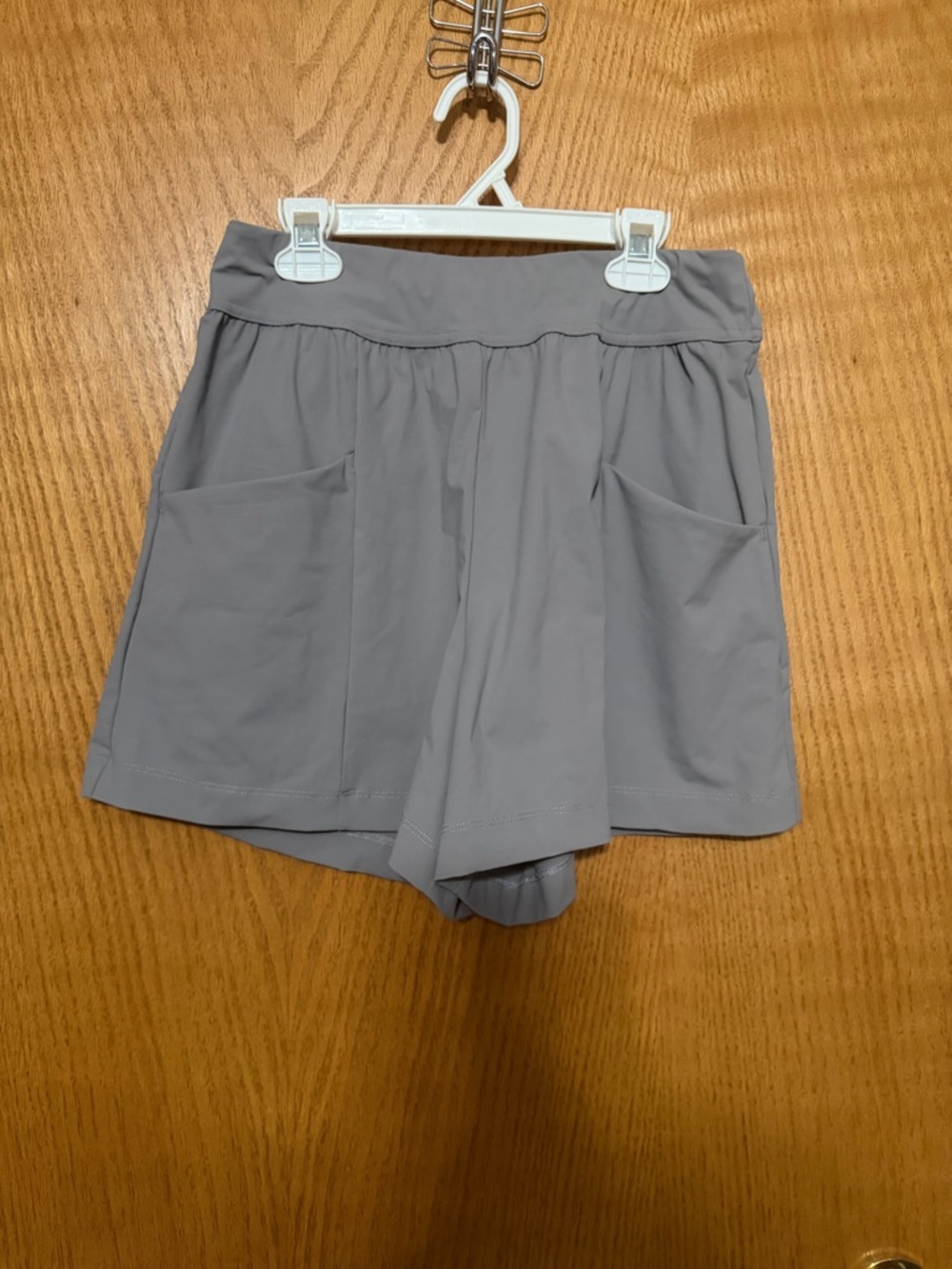 NWT Halara High-Waist Casual Pocket Shorts - Light Gray